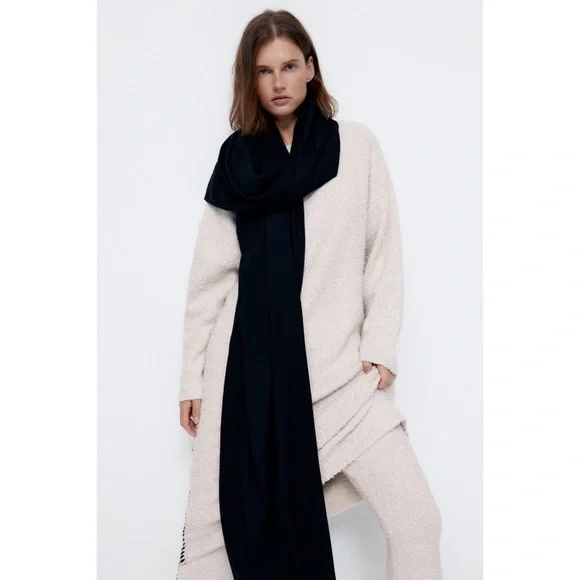 ZARA BNWT SUPER SOFT SCARF • BLACK - Picture 2 of 16